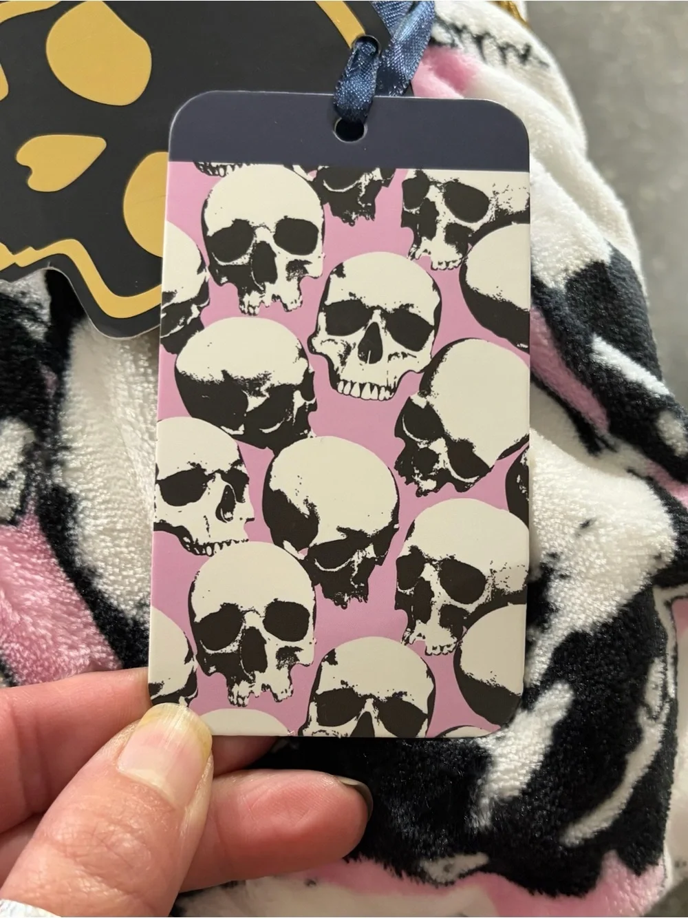 NEW Queen Size Soft Pink Skull Halloween Fleece Plush Blanket Cozy Bedding